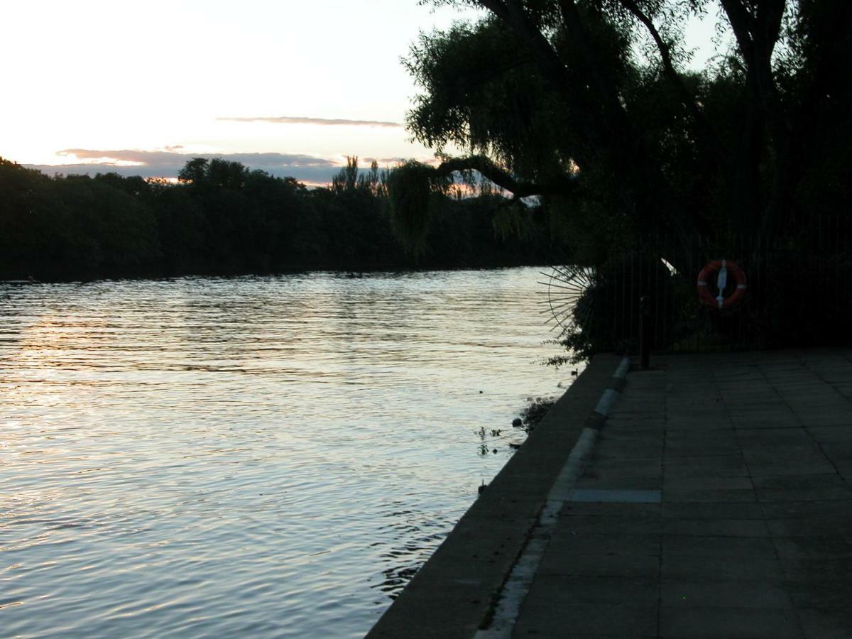 مبيت وإفطار لندن Chiswick Riviera With Free Parking المظهر الخارجي الصورة
